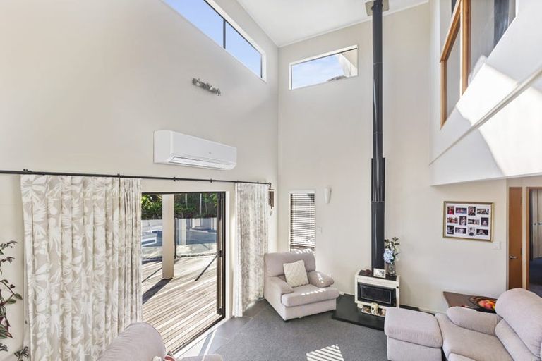 Photo of property in 21 Deanna Drive, West Harbour, Auckland, 0618