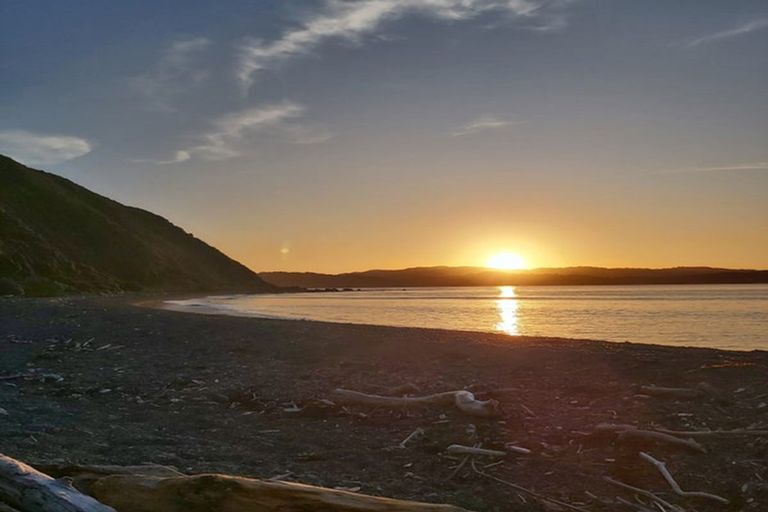 Photo of property in 2/249 Muritai Road, Eastbourne, Lower Hutt, 5013