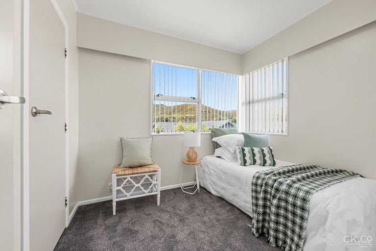 Photo of property in 5 Ferretti Grove, Avalon, Lower Hutt, 5011