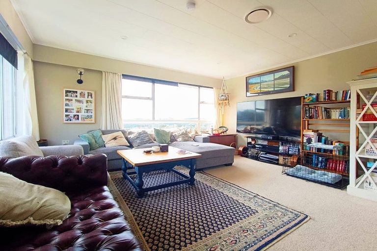 Photo of property in 33 Ernest Street, Ranui, Porirua, 5024