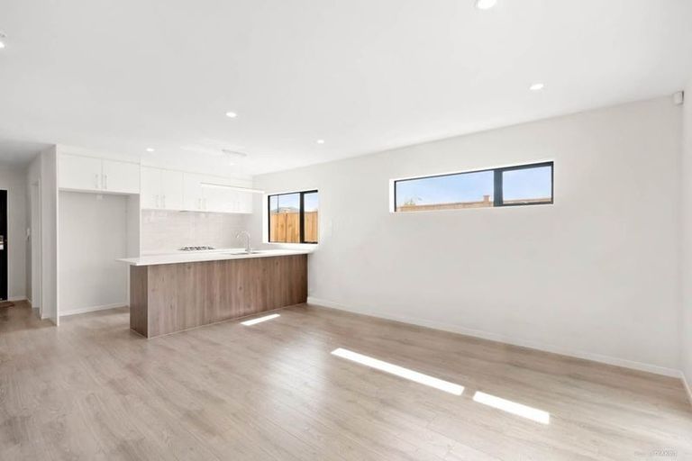 Photo of property in 12 Silver Beech Street, Takanini, 2110