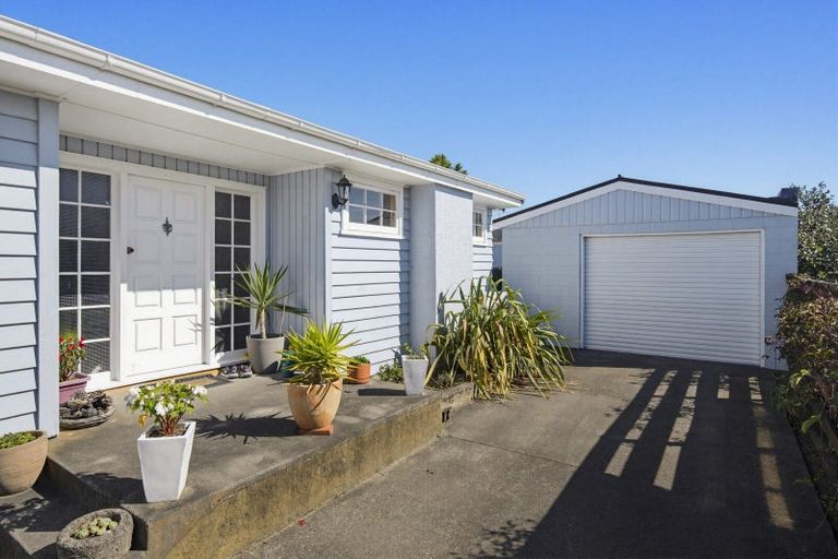 Photo of property in 6 Teoti Street, Paraparaumu Beach, Paraparaumu, 5032