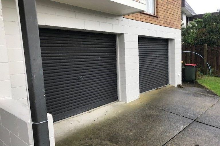 Photo of property in 12a Prince Regent Drive, Half Moon Bay, Auckland, 2012