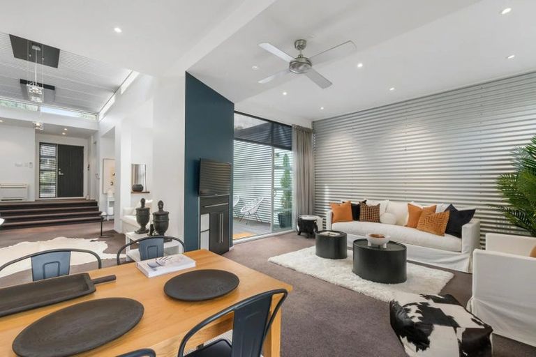 Photo of property in 1/5 Whareora Terrace, Cashmere, Christchurch, 8022