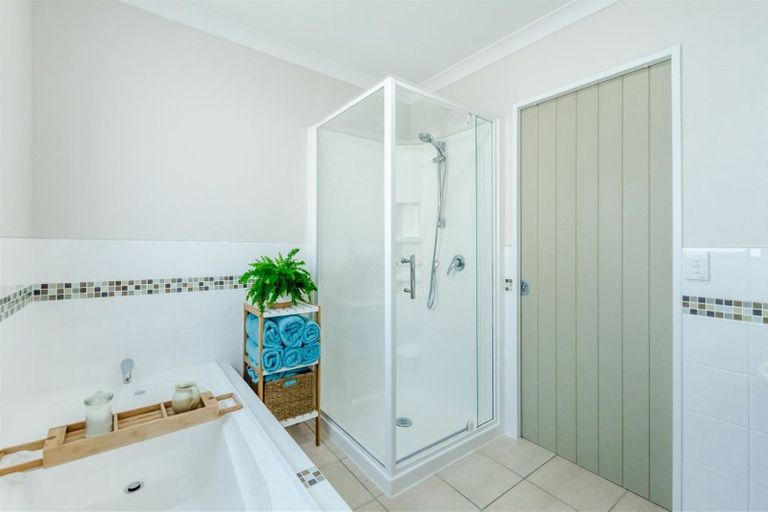 Photo of property in 9 Makora Road, Otaihanga, Paraparaumu, 5036