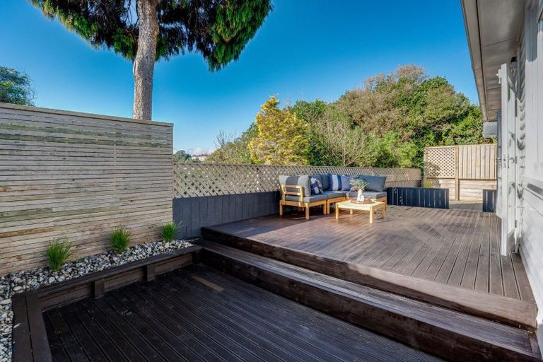 Photo of property in 23 Lucknow Terrace, Khandallah, Wellington, 6035