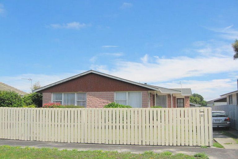 Photo of property in 6 Rollesby Street, Hoon Hay, Christchurch, 8025