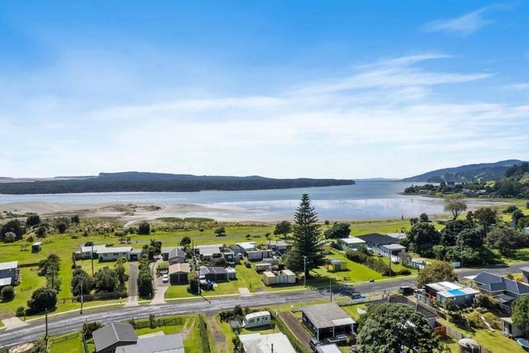 Photo of property in 130 Maunsell Road, Port Waikato, 2695
