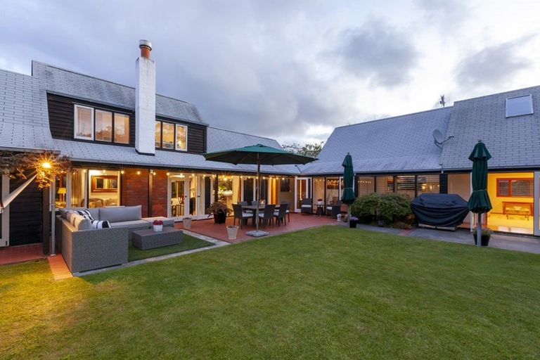 Photo of property in 9-11 Rosebank Grove, Waikanae, 5036