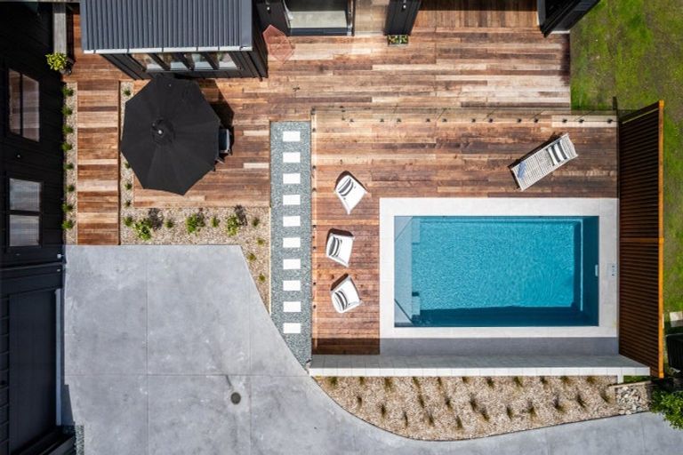 Photo of property in 16 Durmast Place, Kinloch, Taupo, 3377