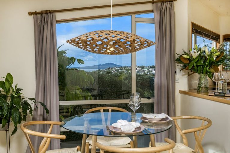 Photo of property in 1/25 Hythe Terrace, Mairangi Bay, Auckland, 0630