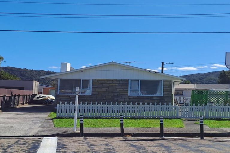 Photo of property in 27 Rata Street, Wainuiomata, Lower Hutt, 5014