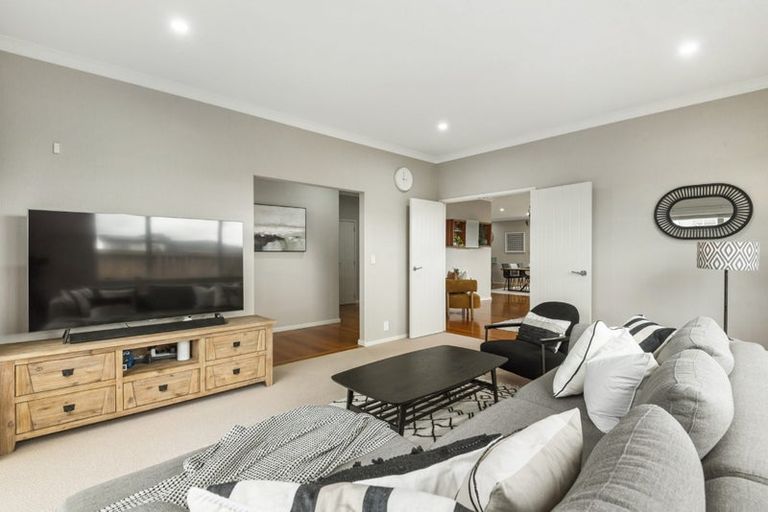 Photo of property in 42 Laurel Oak Drive, Schnapper Rock, Auckland, 0632