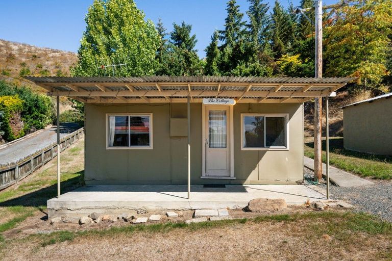 Photo of property in 24 Sutherland Road, Omarama, 9412