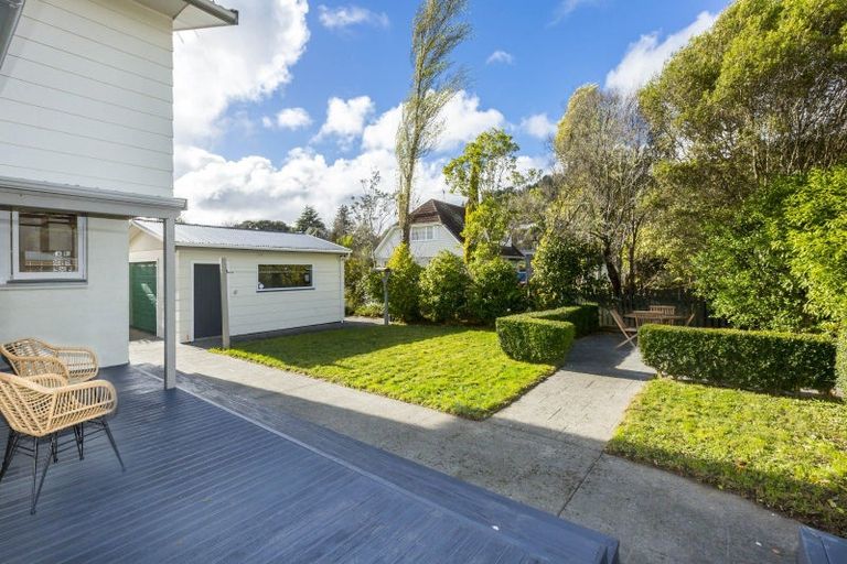Photo of property in 1 Deller Grove, Silverstream, Upper Hutt, 5019