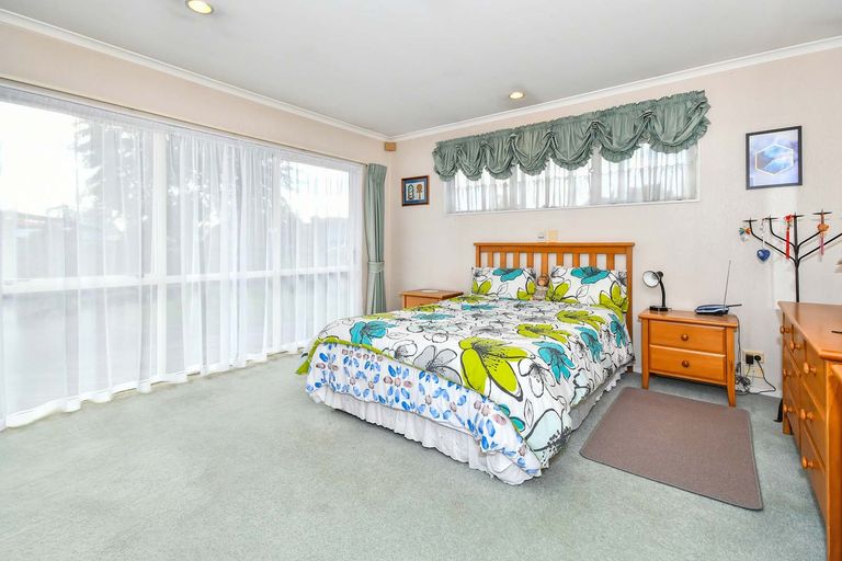 Photo of property in 83 Rushgreen Avenue, Pahurehure, Papakura, 2113