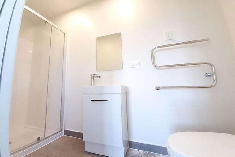 Photo of property in 24 Inglis Street, Birkenhead, Auckland, 0626