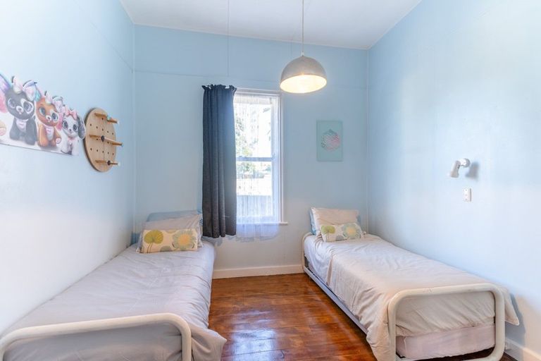 Photo of property in 52 Kirk Street, Otaki, 5512