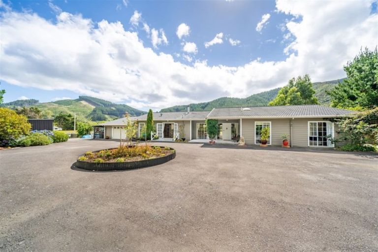 Photo of property in 1423 Akatarawa Road, Akatarawa Valley, Upper Hutt, 5372