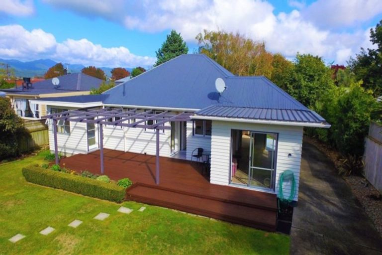 Photo of property in 9 Montgomery Street, Levin, 5510