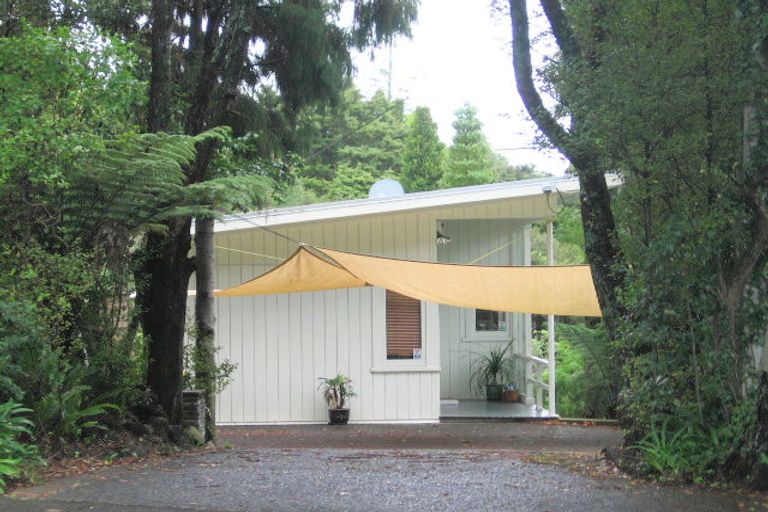 Photo of property in 223 Godley Road, Titirangi, Auckland, 0604