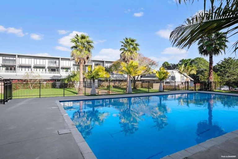 Photo of property in 10d/30 Westward Ho, Glen Eden, Auckland, 0602