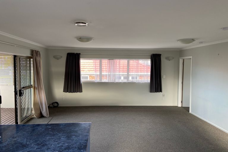 Photo of property in 7 Chilcott Road, Henderson, Auckland, 0612