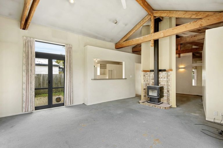 Photo of property in 2/96 Edward Avenue, Edgeware, Christchurch, 8013