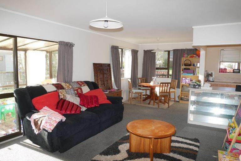 Photo of property in 13 Redwood Close, Paraparaumu, 5032