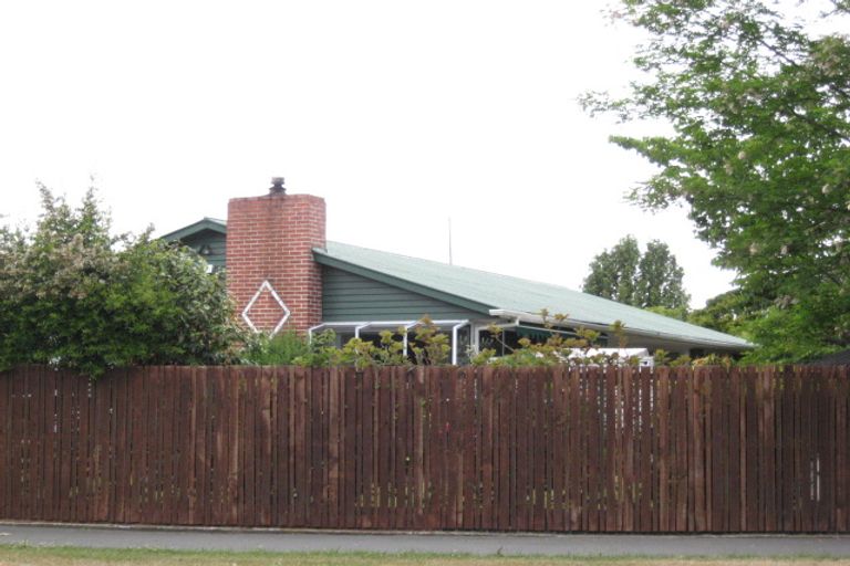 Photo of property in 40 Burnside Crescent, Burnside, Christchurch, 8053