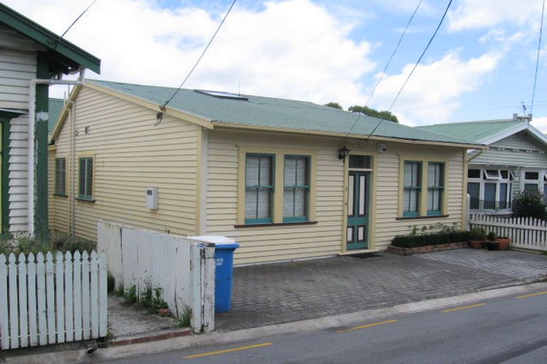 Photo of property in 9 Moir Street, Mount Victoria, Wellington, 6011