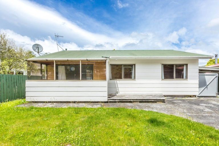 Photo of property in 6 Edmund Lomas Grove, Birchville, Upper Hutt, 5018