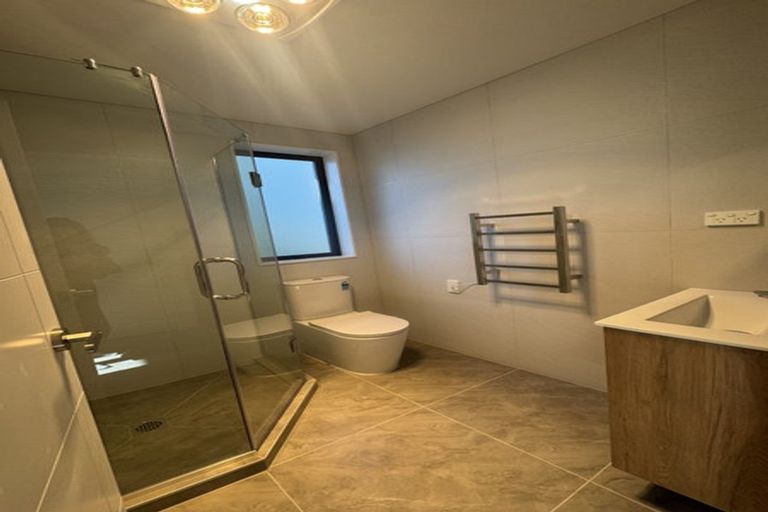 Photo of property in 11 Pipitea Place, Massey, Auckland, 0614