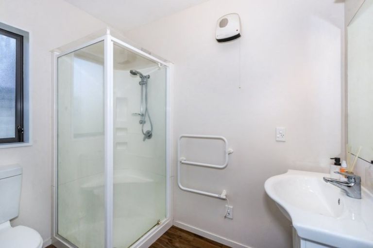 Photo of property in 6 Saint Peters Close, Woolston, Christchurch, 8062