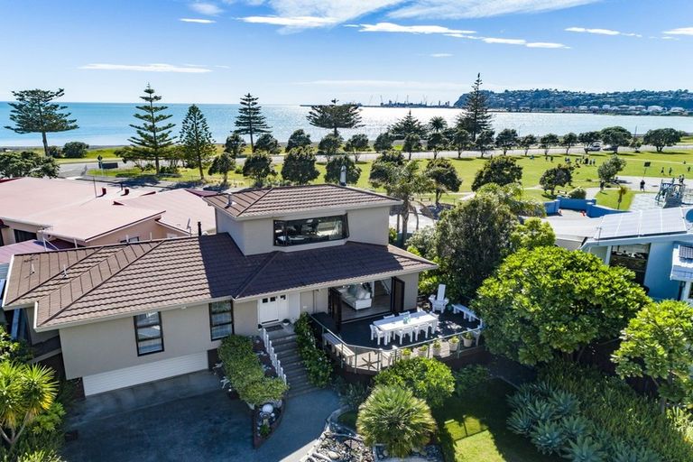 Photo of property in 37 Charles Street, Westshore, Napier, 4110