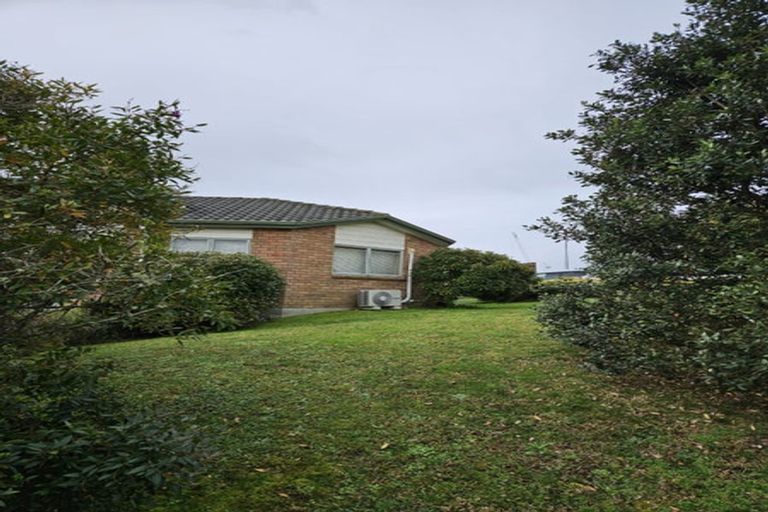 Photo of property in 6 Black Teal Close, Unsworth Heights, Auckland, 0632
