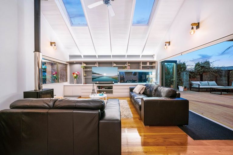 Photo of property in 128a Mellons Bay Road, Mellons Bay, Auckland, 2014