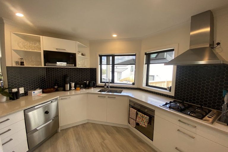 Photo of property in 67a Sunrise Avenue, Murrays Bay, Auckland, 0630