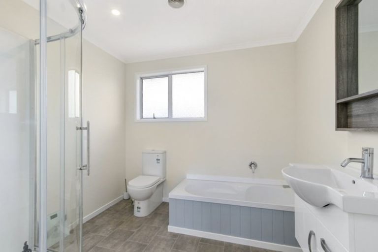 Photo of property in 4 Wellington Road, Wainuiomata, Lower Hutt, 5014