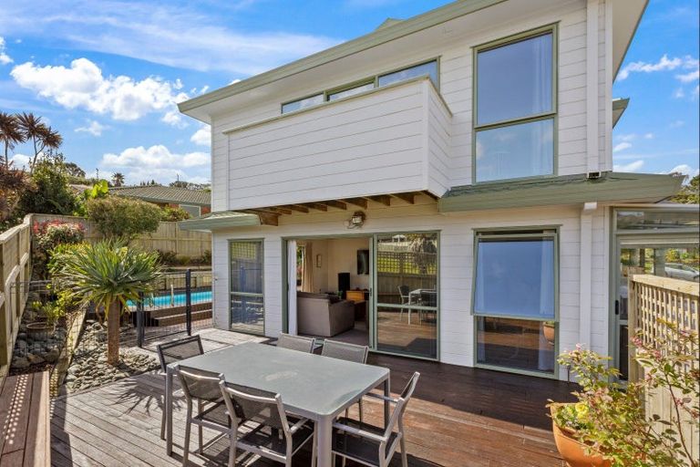 Photo of property in 26 Waldorf Crescent, Orewa, 0931