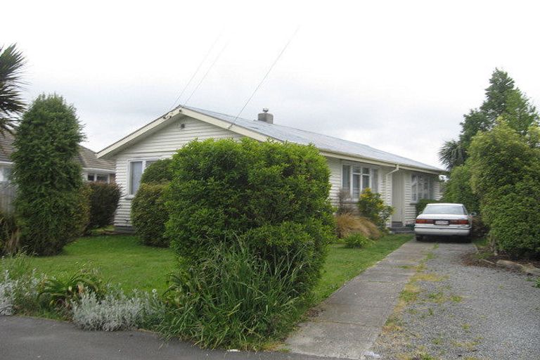 Photo of property in 21 Camden Street, Redwood, Christchurch, 8051