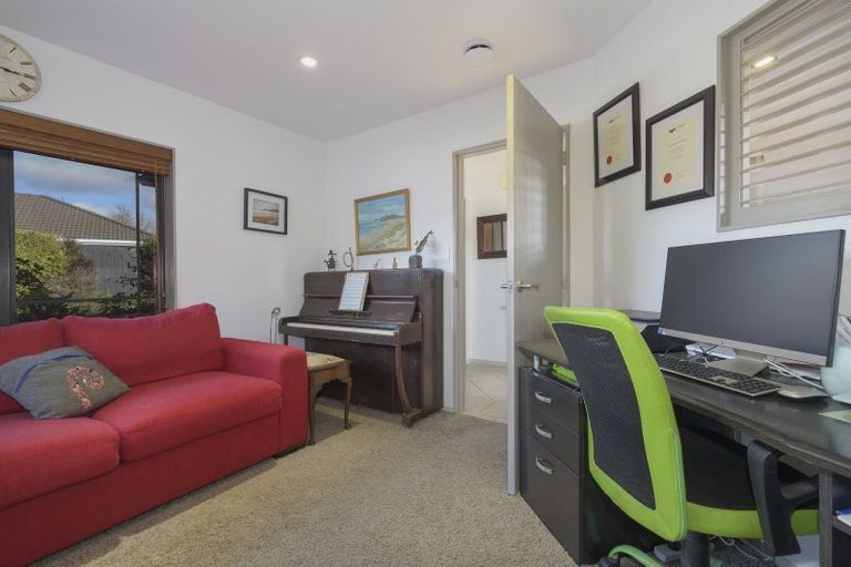 Photo of property in 25 Acornia Close, Ohauiti, Tauranga, 3112