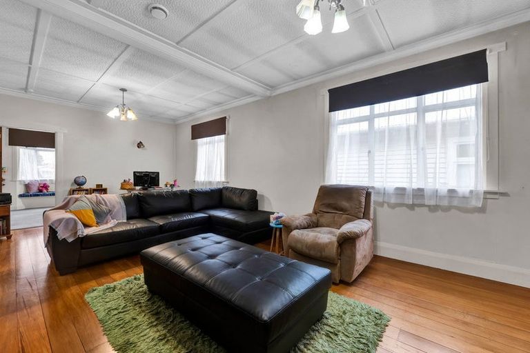 Photo of property in 27 Lyn Street, Lynmouth, New Plymouth, 4310