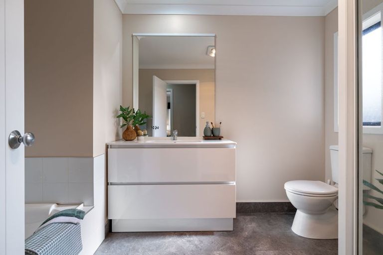 Photo of property in 10a Stewart Crescent, Hokowhitu, Palmerston North, 4410