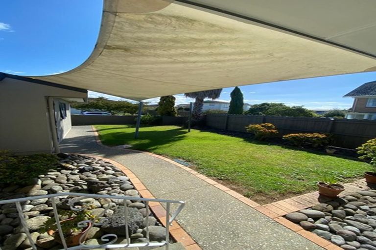 Photo of property in 4a Sorrel Crescent, Bucklands Beach, Auckland, 2012
