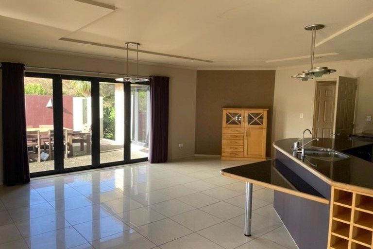 Photo of property in 8 Frank Knight Place, Waiuku, 2123