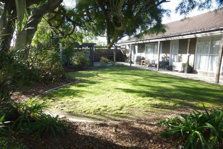 Photo of property in 41 Royal Park Drive, Parklands, Christchurch, 8083