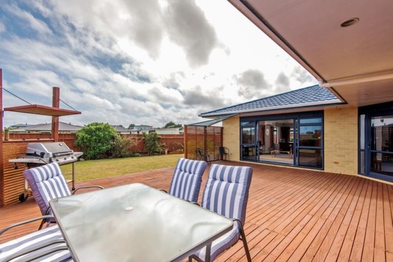Photo of property in 32 Andrews Street, Foxton Beach, Foxton, 4815