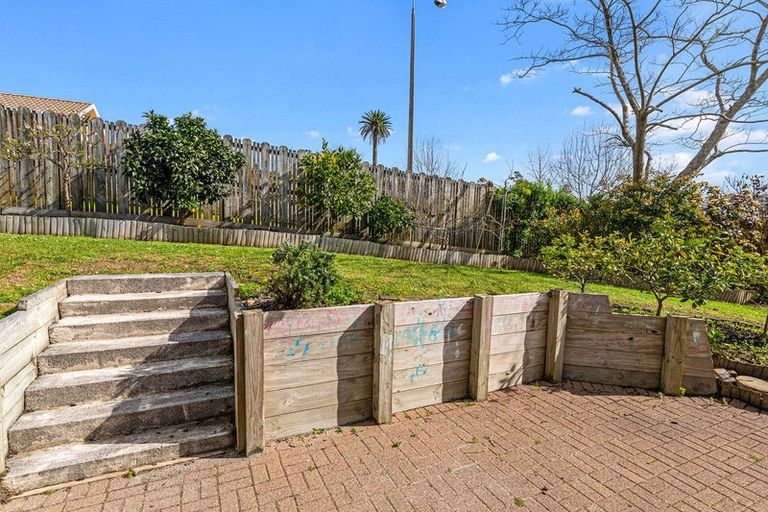 Photo of property in 76 Barbados Drive, Unsworth Heights, Auckland, 0632