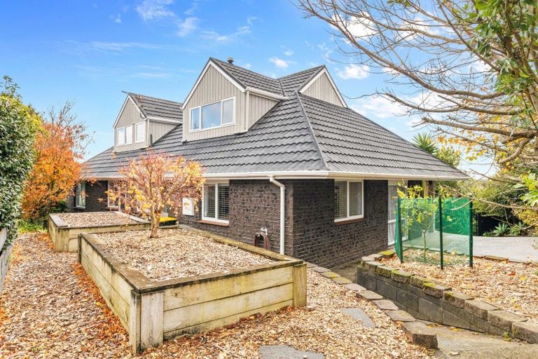 Photo of property in 4 Cargill Place, Frankleigh Park, New Plymouth, 4310